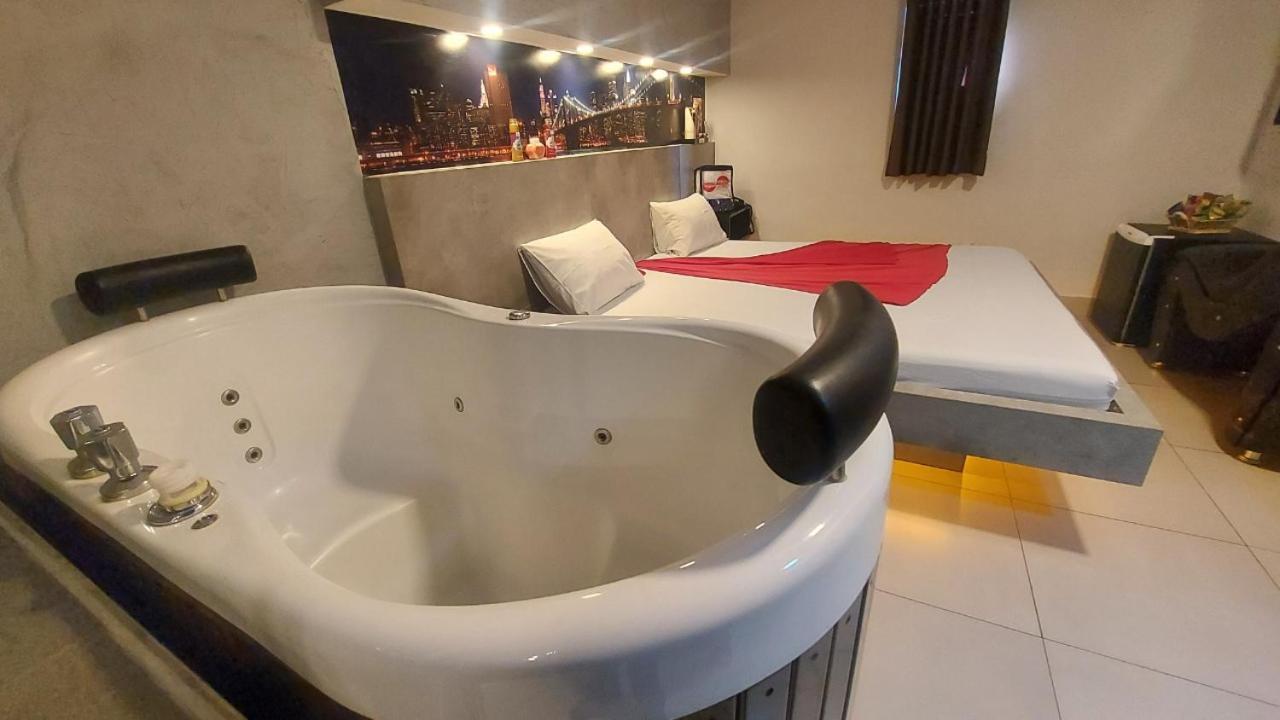 Motel Copacabana ฮิเบเราเปรโต ภายนอก รูปภาพ